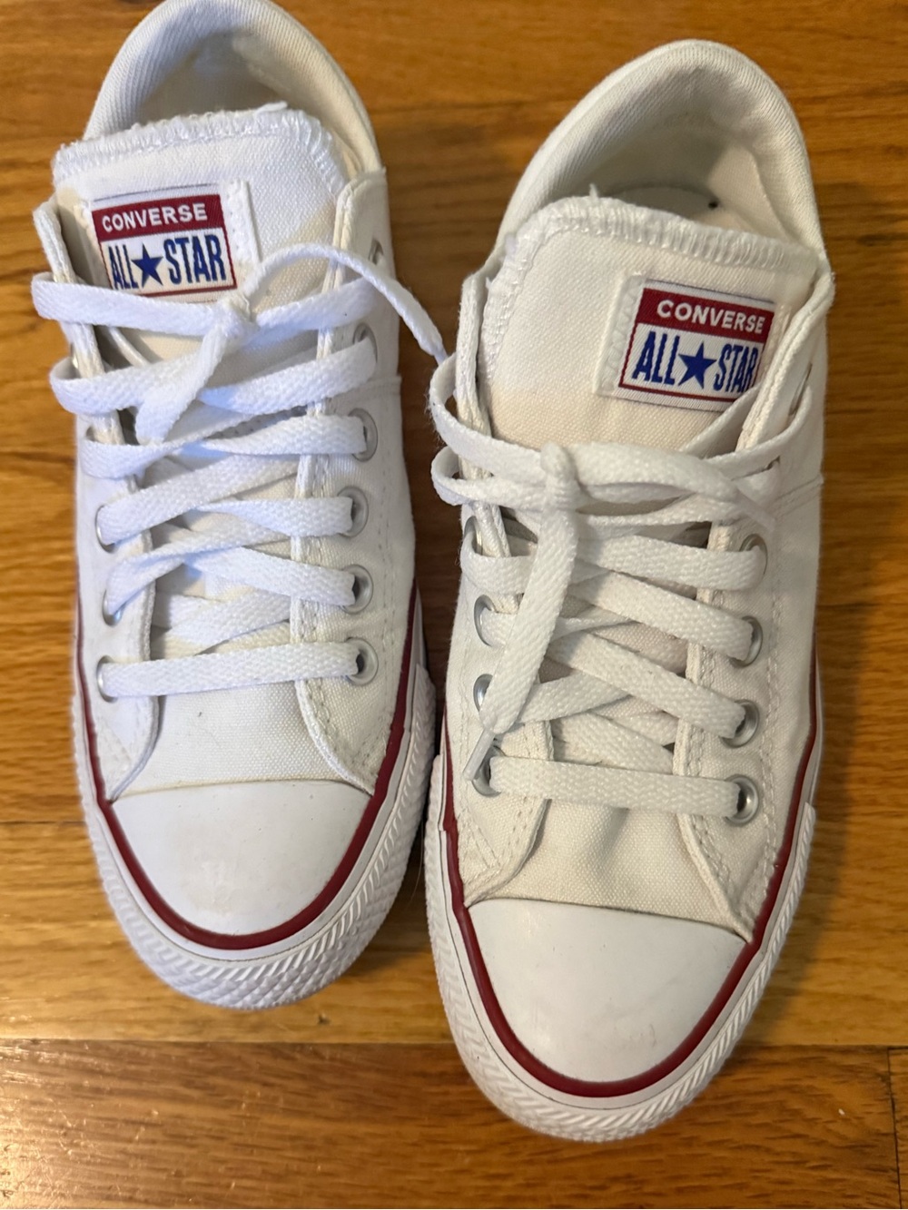 White converse low sneaker womens 7
